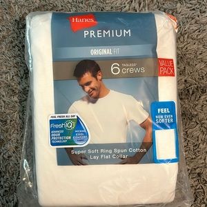 Hanes premium original fit tagless crew tee medium